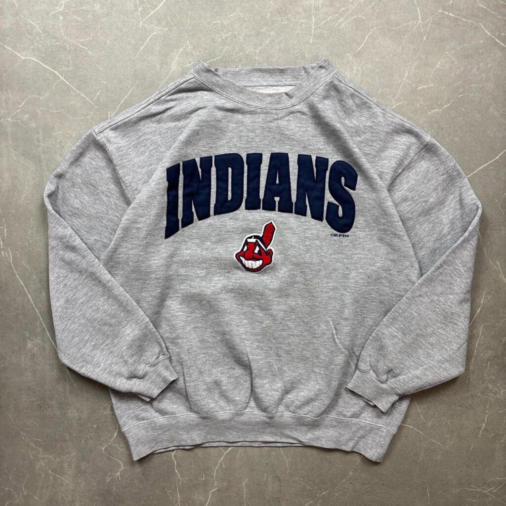 Cleveland Indians Vintage Puma Grey Spellout MLB Crewneck L